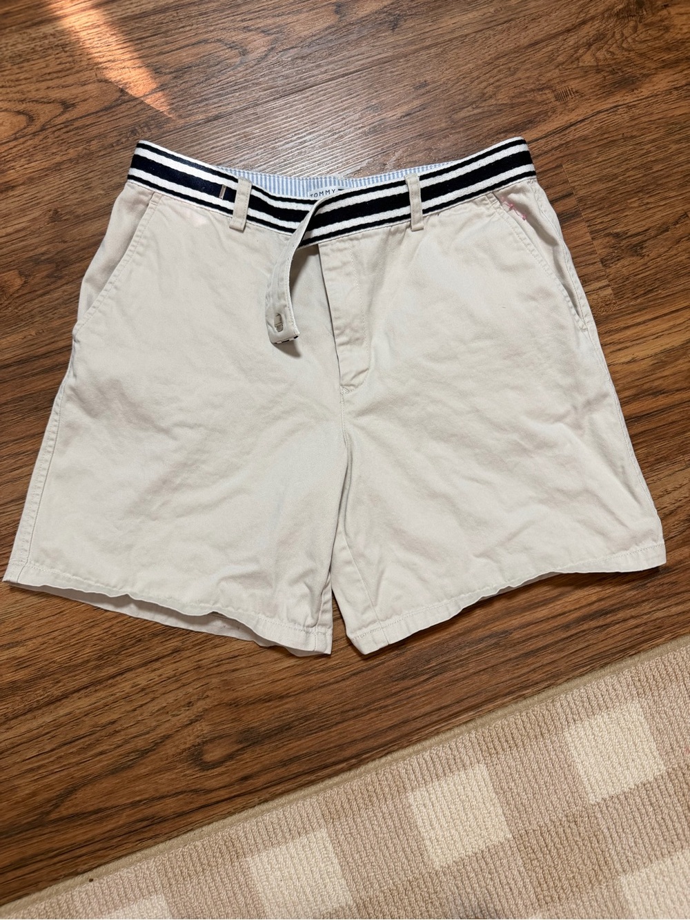 Women’s Vintage Tommy Hilfiger Casual Chino Shorts in Light Beige